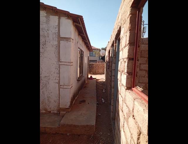 2 BEDROOM HOUSE FOR SALE IN SOSHANGUVE SOUTH